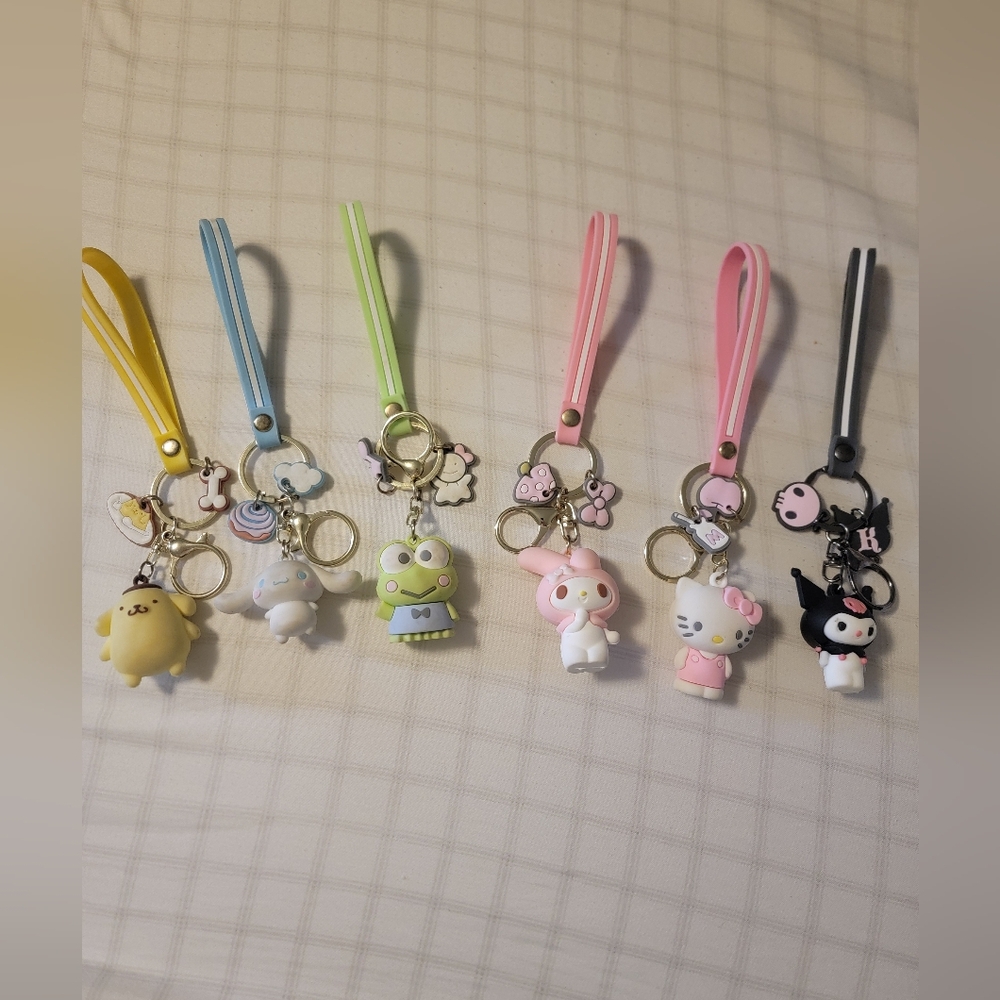 Hello kitty keychain set